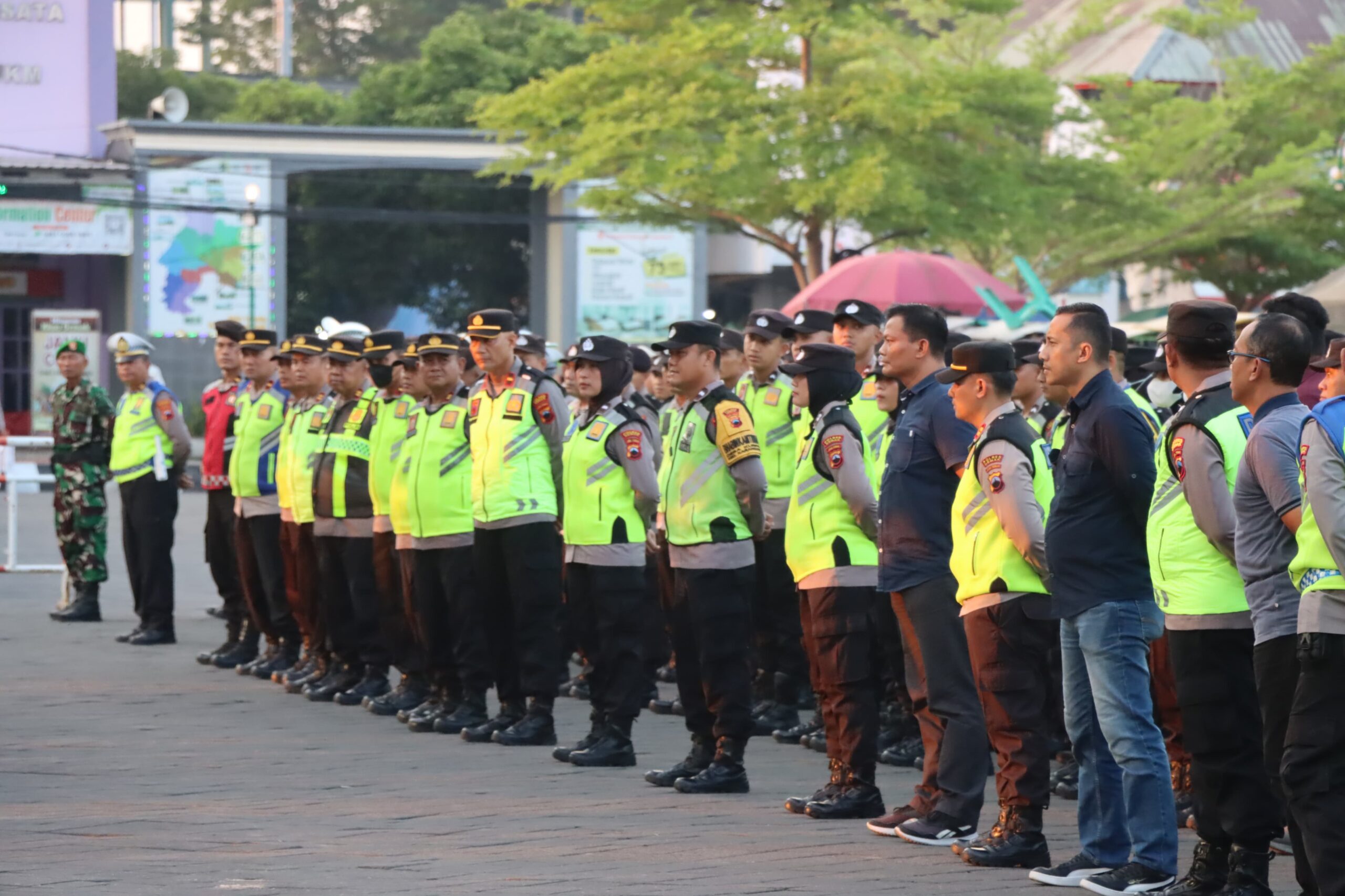 Pengamanan gabungan grebek besar didemak 