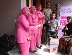 Kapolres Demak Kunjungi Purnawirawan dan Warakawuri Dalam Menyambut Hari Bhayangkara ke-79