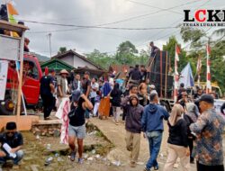Ratusan Warga Desa Petuguran Gelar Demo Di Balai Desa Terkait Ketahanan Pangan, Sekdes Di Minta Mengundurkan Diri