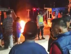 Geram Tak Digubris, Massa Bakar Warung Es Moni Milik Pendatang di Bonang Demak